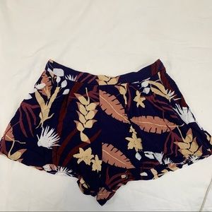 Ava Sky shorts, Size M
